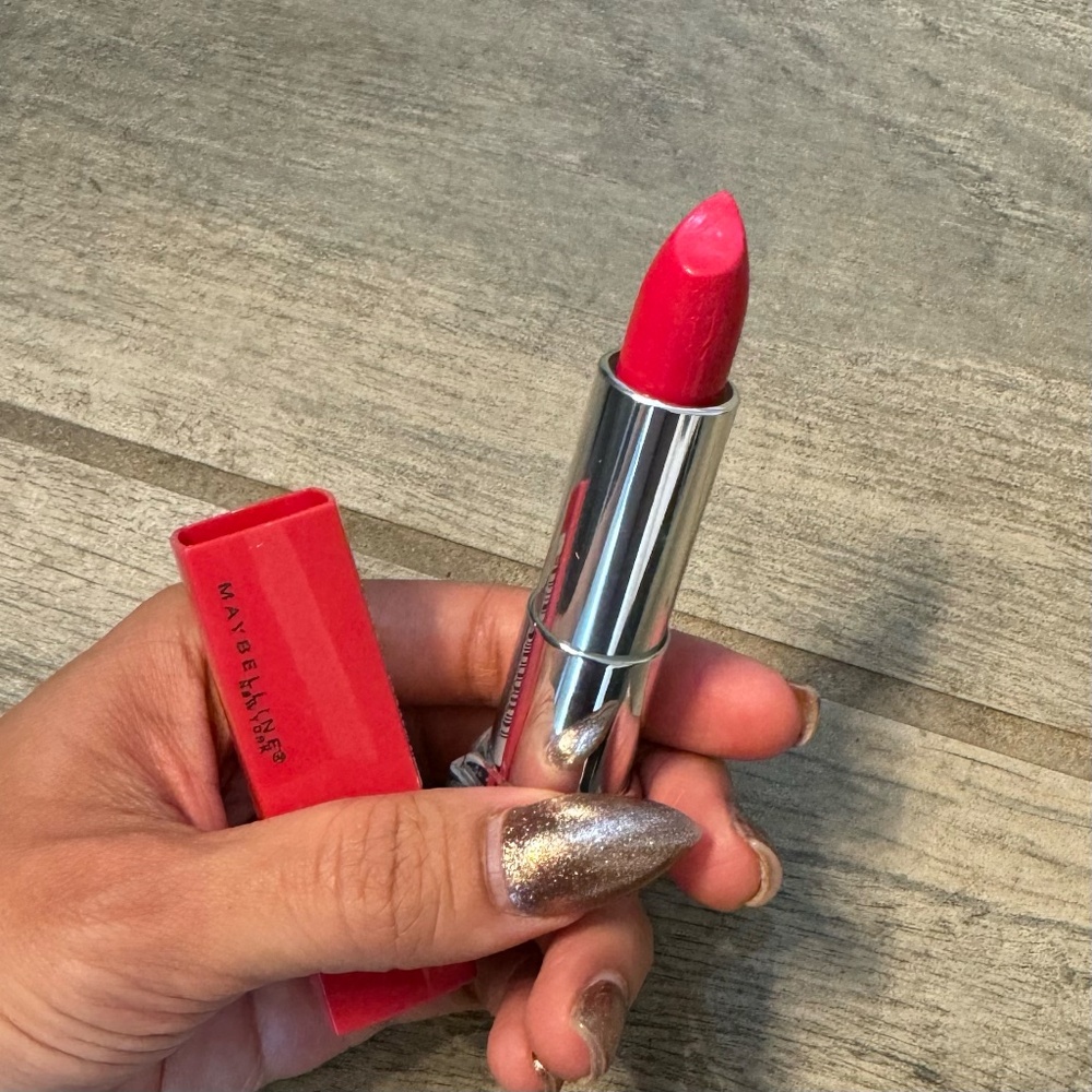 Maybelline "Fuchsia For Me" lipstick